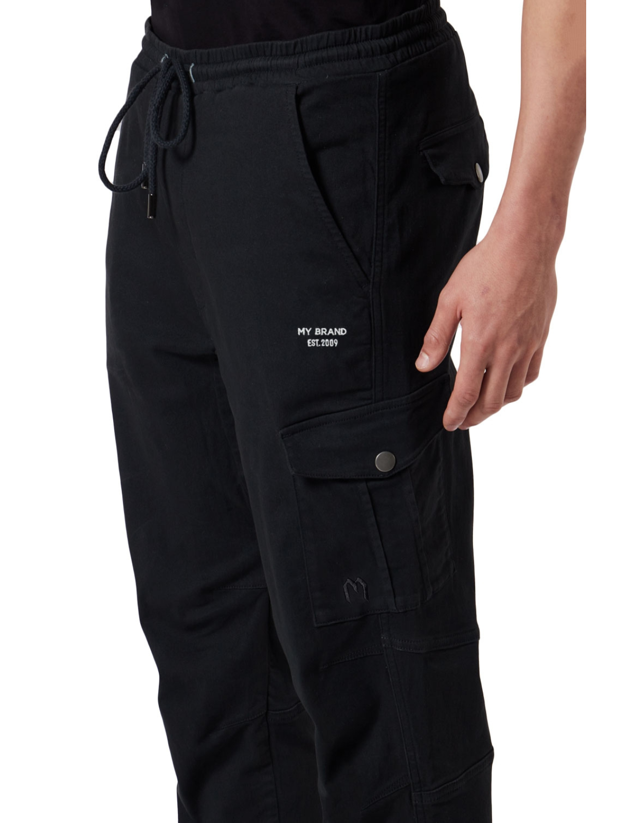 COMBALA CUFFED CARGO POCKET | BLACK