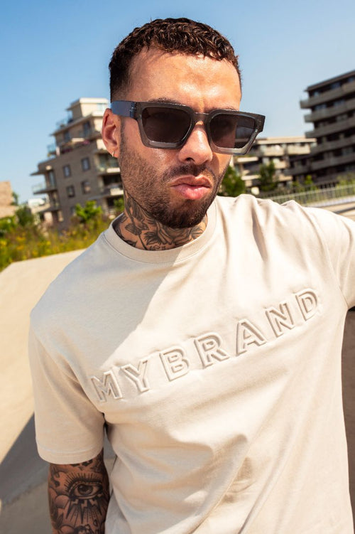 MYBRAND Outbosed Statement Tee | OFF-WHITE